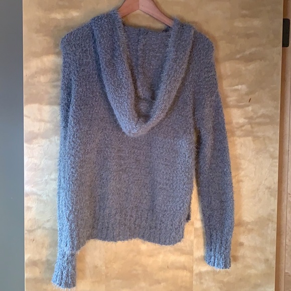 Pullover - Picture 2 of 3